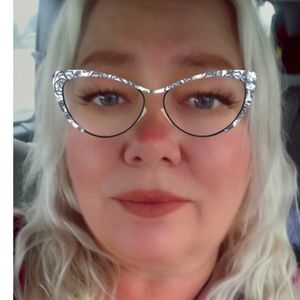 Meet your Posher, Posh